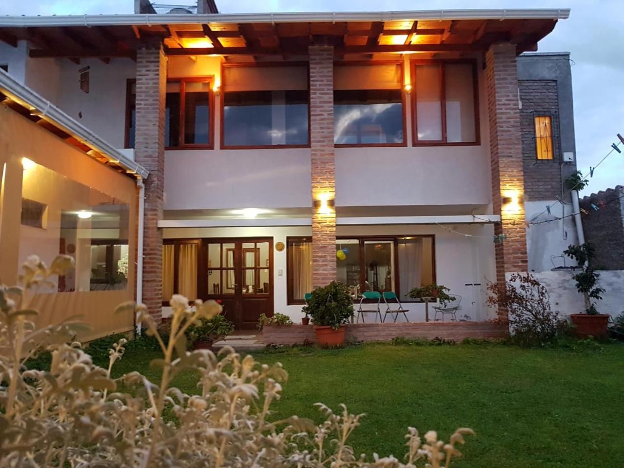 Accueillant Auberge 萨尔塔 外观 照片